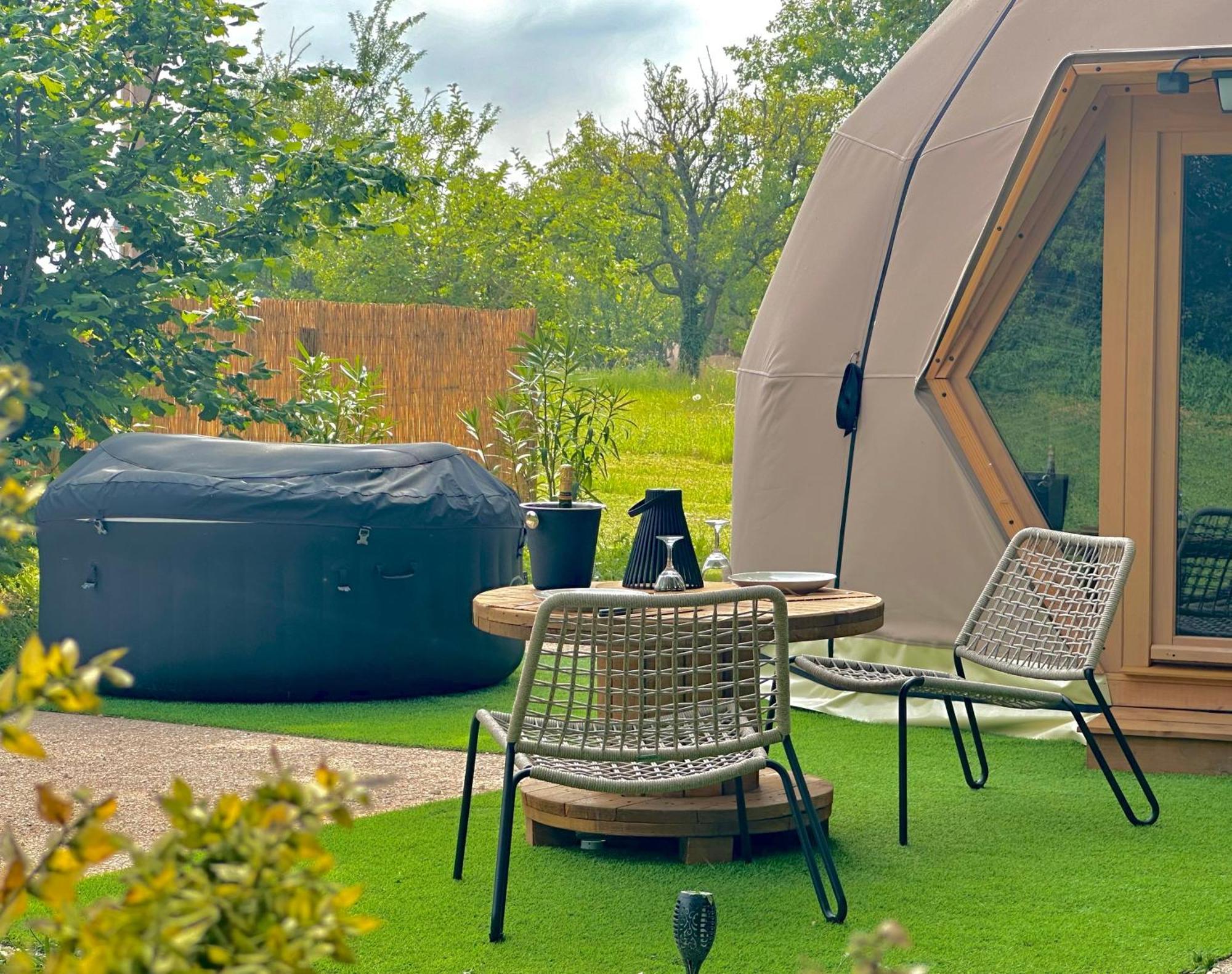 Dome Pathome Catonvielle المظهر الخارجي الصورة