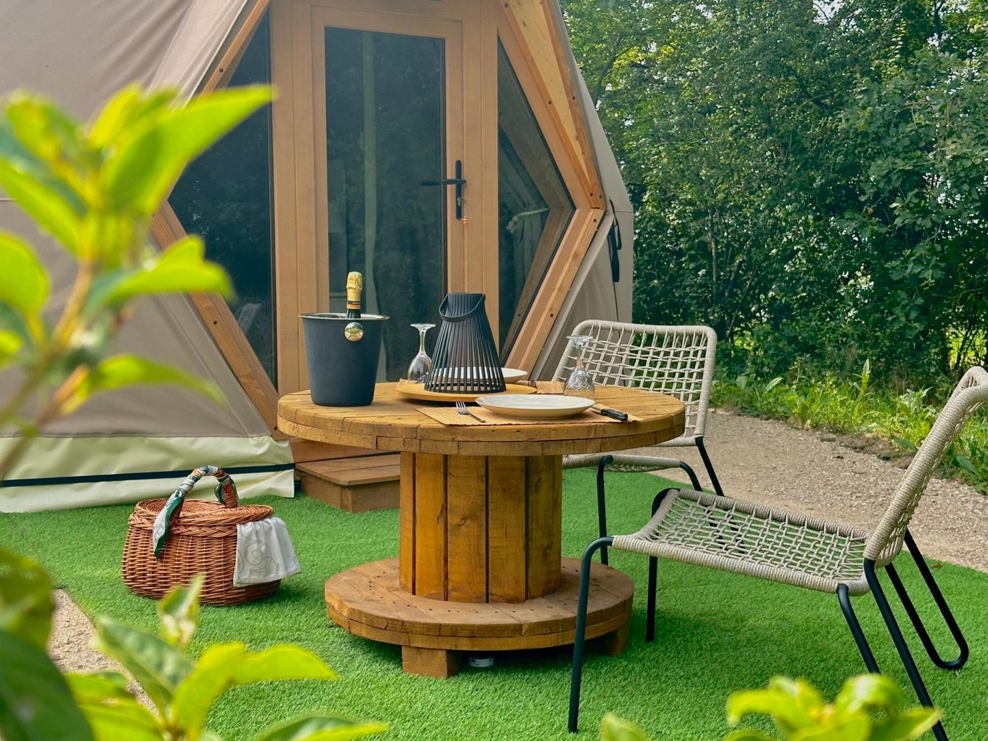 Dome Pathome Catonvielle المظهر الخارجي الصورة